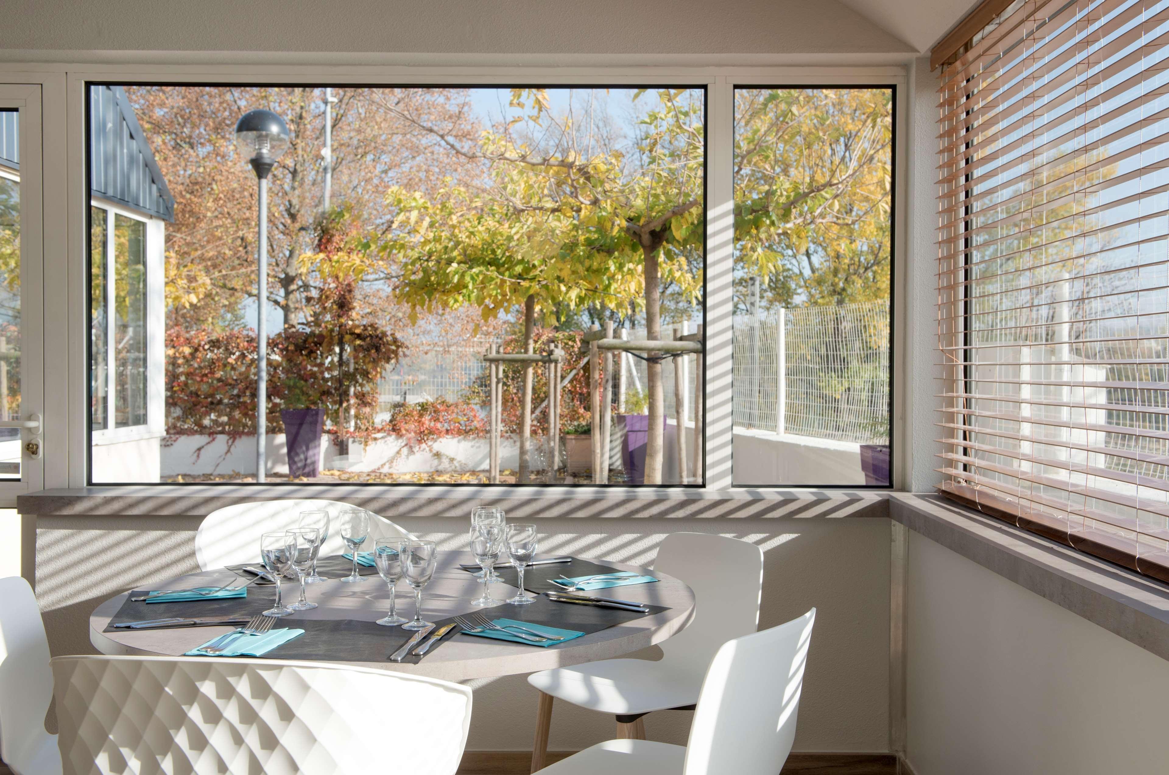 Kyriad Hotel Lyon ג'יבור מראה חיצוני תמונה