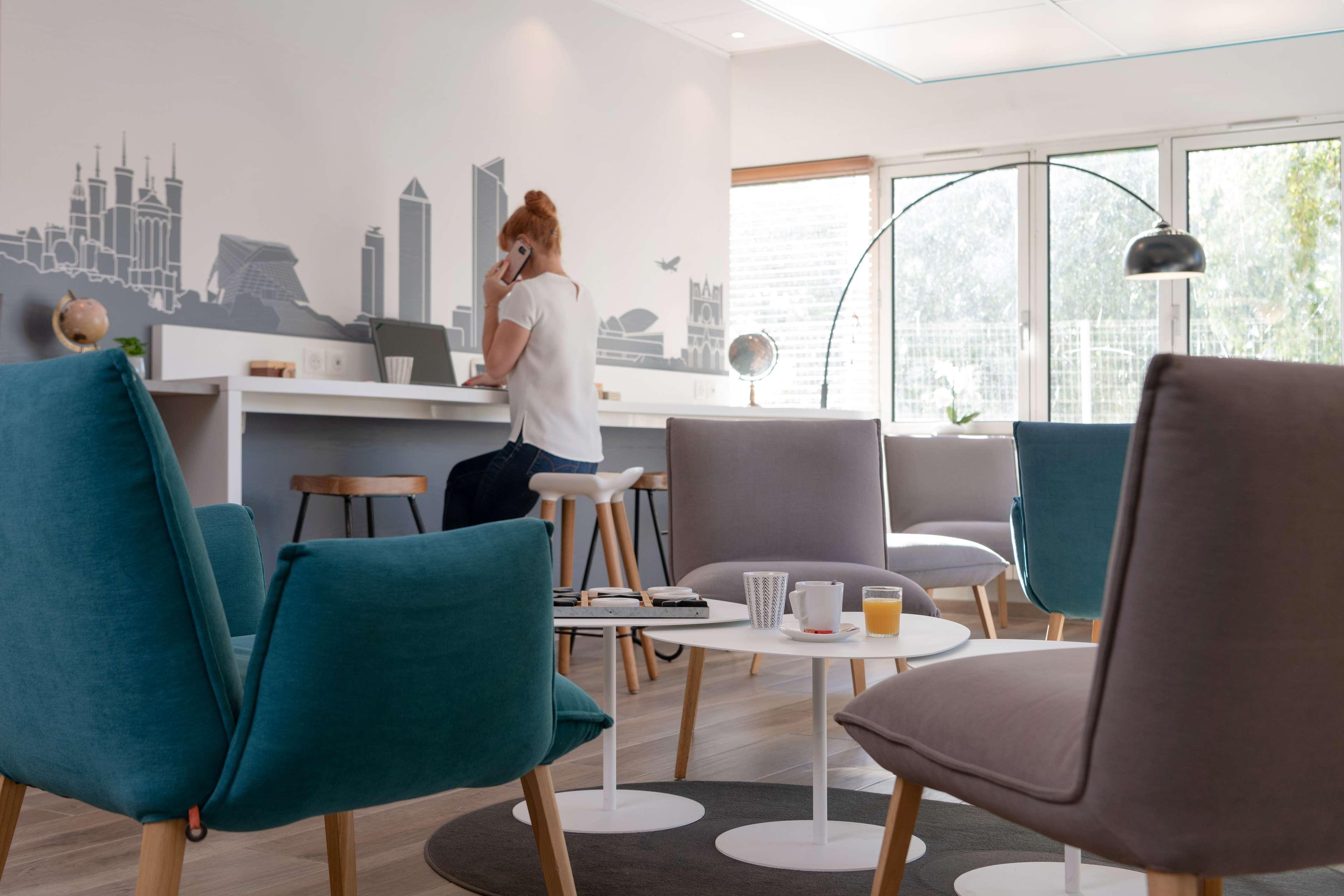 Kyriad Hotel Lyon ג'יבור מראה חיצוני תמונה