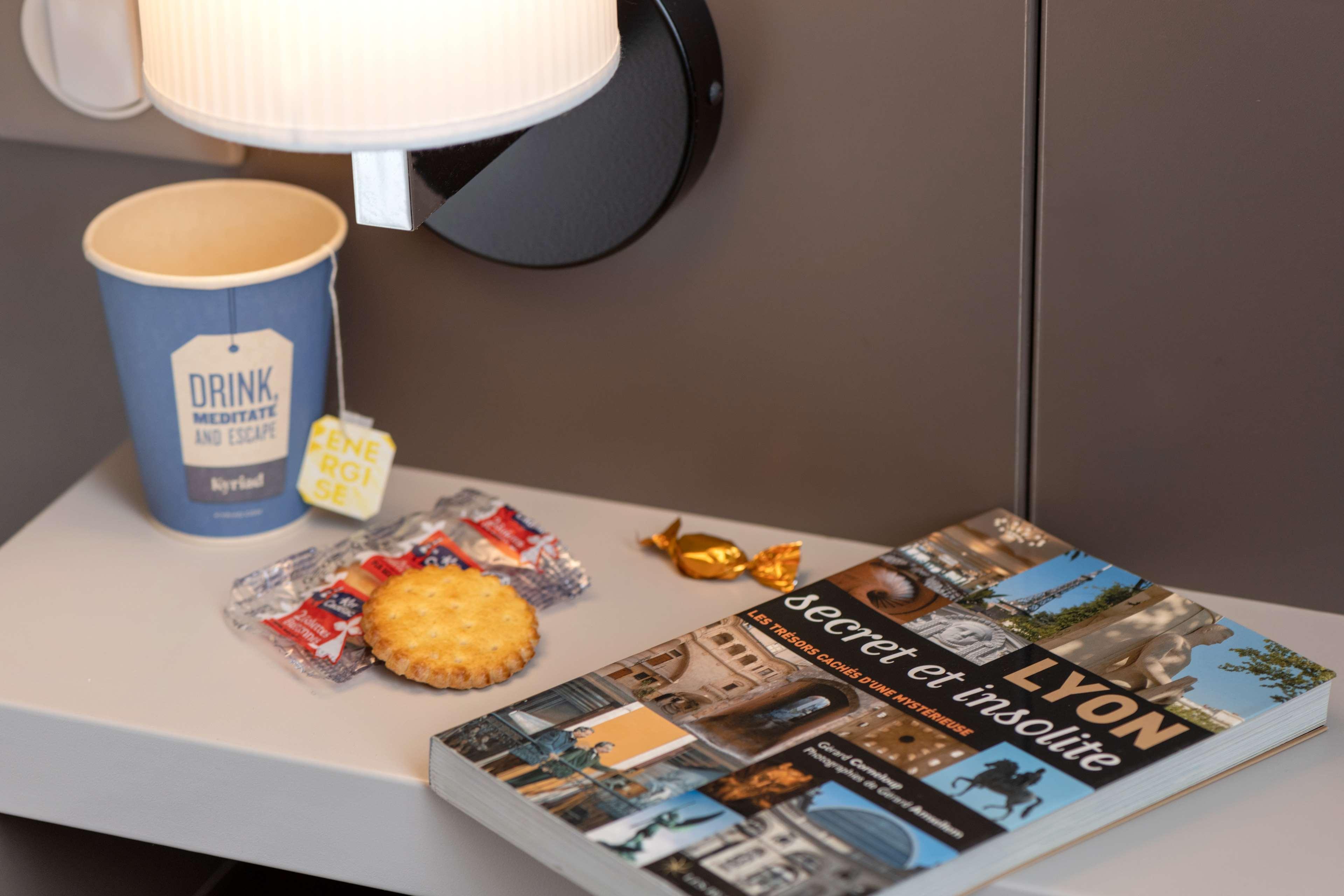 Kyriad Hotel Lyon ג'יבור מראה חיצוני תמונה